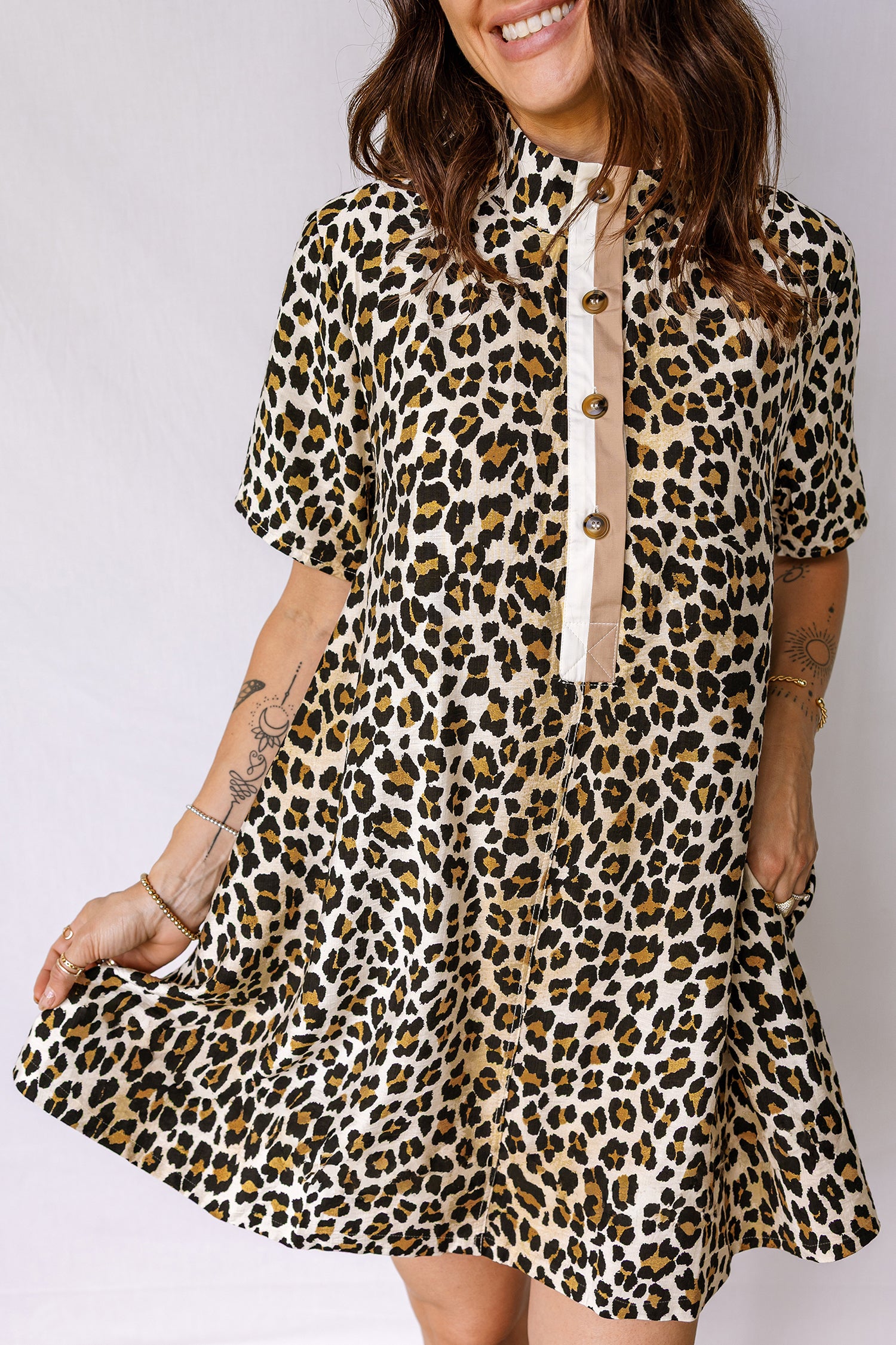 Multicolour Half Buttons Short Sleeve Loose Leopard Mini Dress with Pockets ac6092bb7d32b41f
