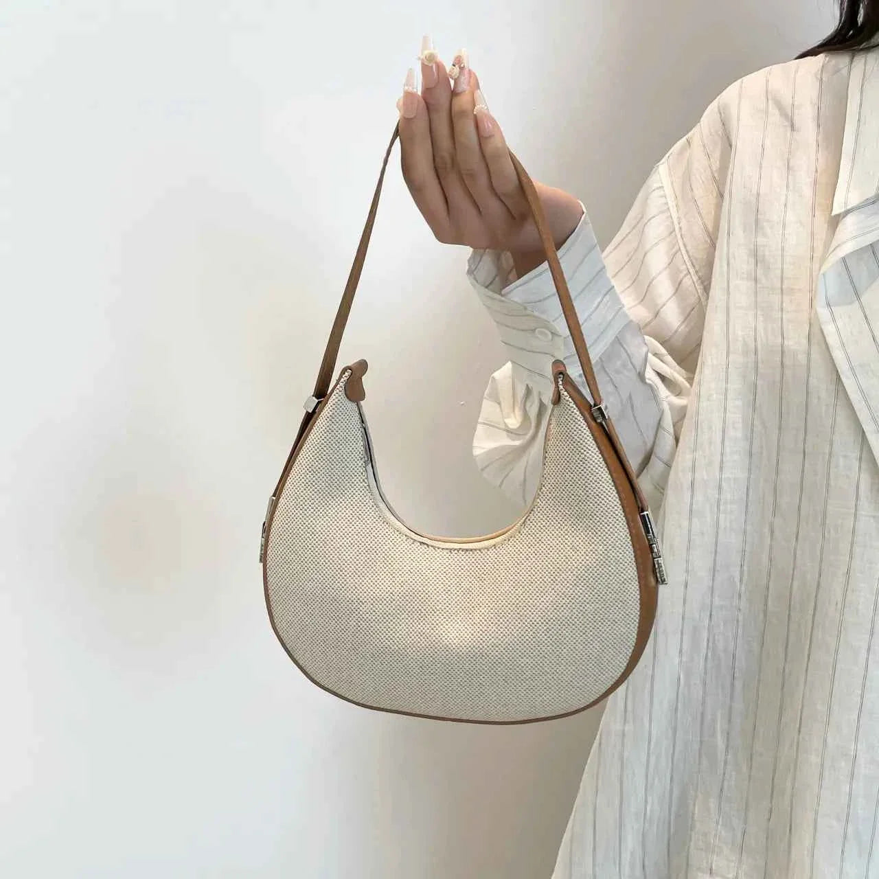 Crescent Moon Shoulder Bag Caramel onesize ac70ec0dc7e2424d82fbb7a787741918-Max-Origin