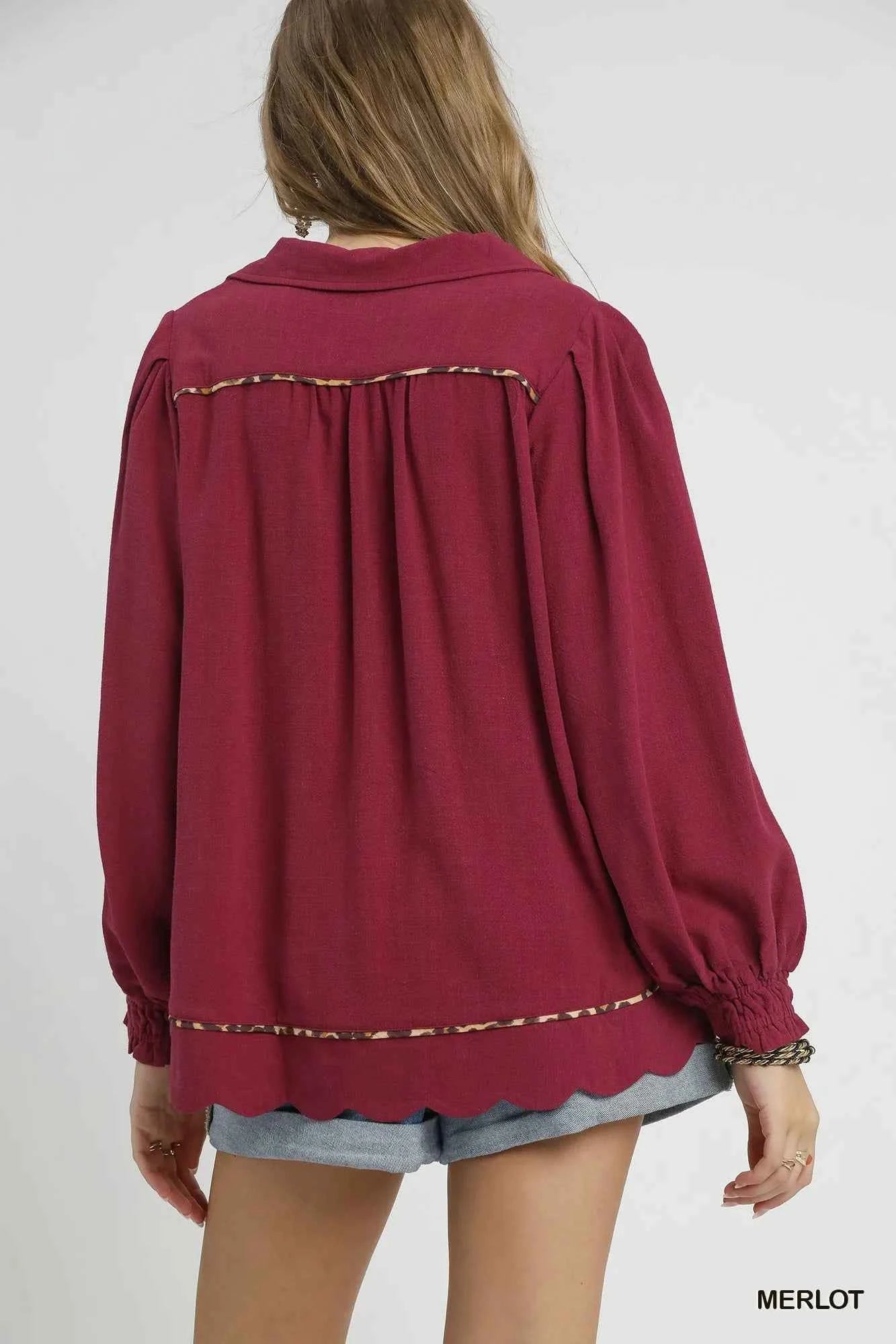 Umgee Full Size Linen Scallop Hem Blouse with Contrast Trim Plus Size acfbdaec-efdc-4b50-a718-4c0b3d067ac9-Max-Origin