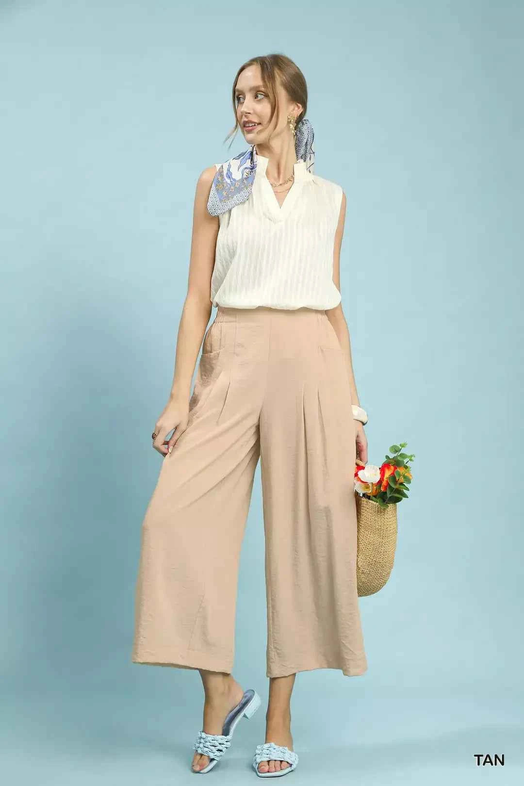 Umgee Solid Pleat Wide-Leg Cropped Pants ad2a0f0a-27b5-4be5-9cd9-ce2ba2ccd6fd-Max-Origin