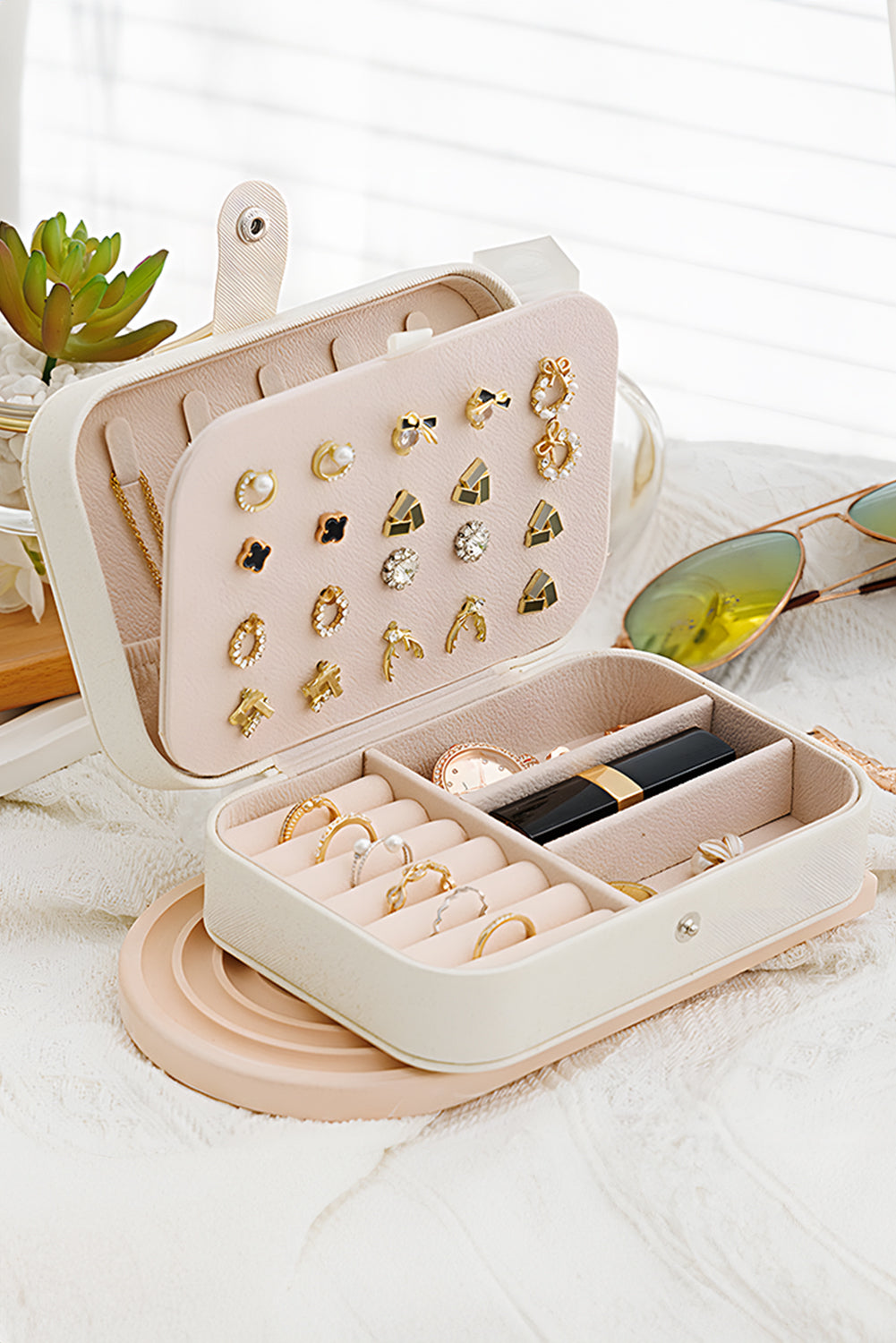 White Multi Layers Lint Lined Buttoned Closure Portable Jewelry Organizer White ONE SIZE leather ad36353a8675a1e0