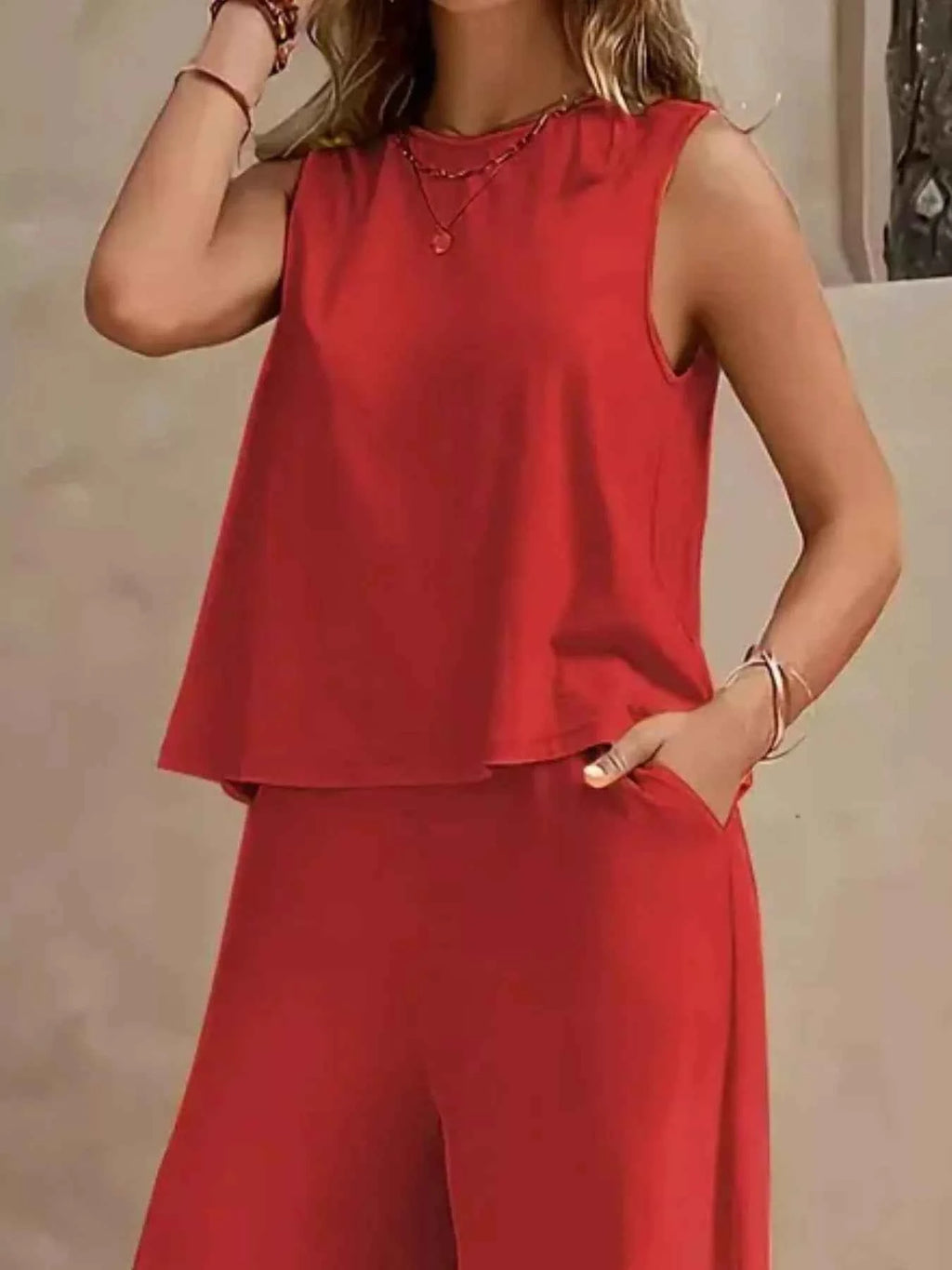 Sleeveless Top and Wide Leg Pants Set ad450511-c88d-4f09-8b31-fcc5eb17cf92-Max-Origin