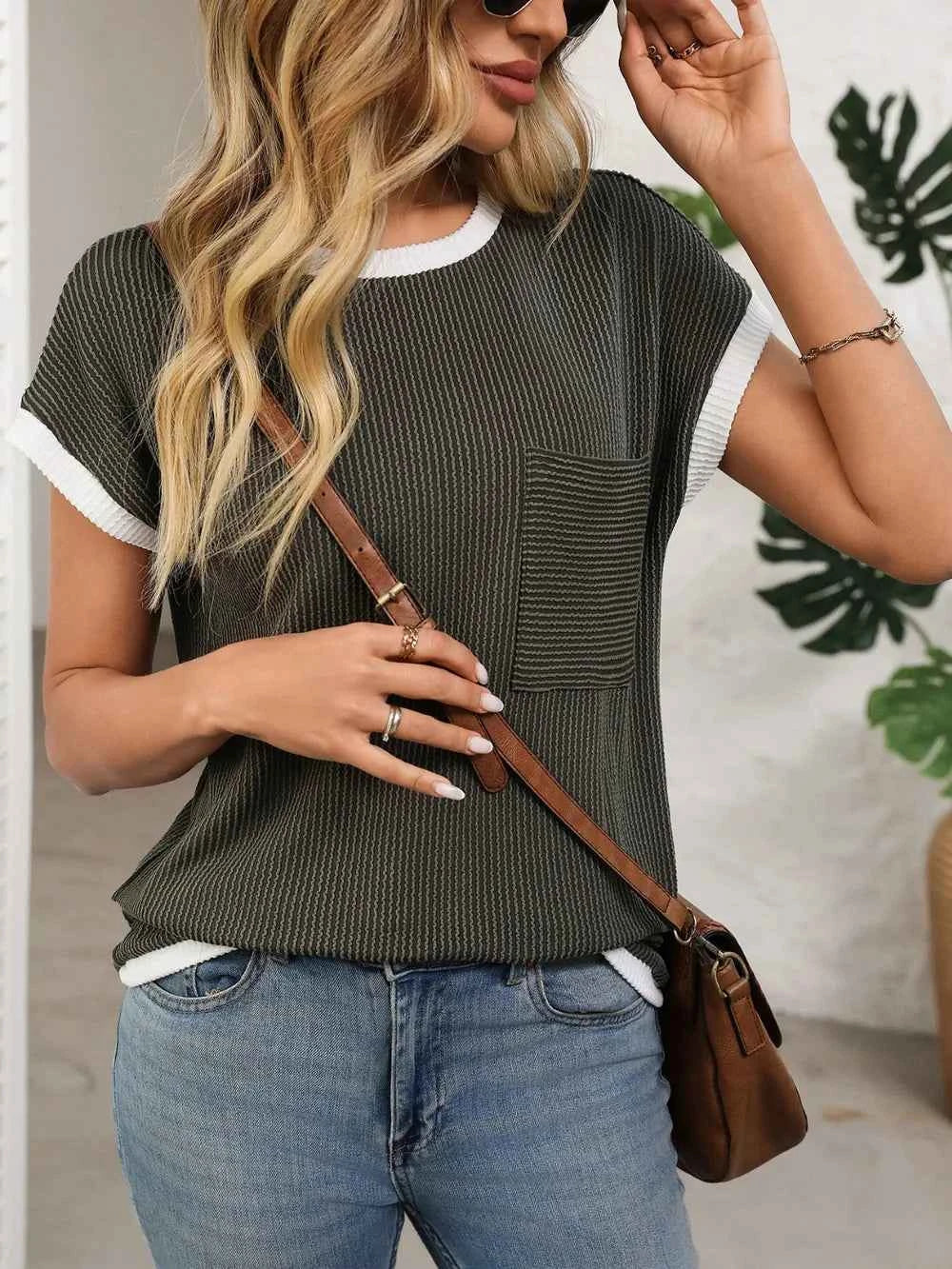 Contrast Trim Round Neck Short Sleeve T-Shirt ae04839c-6226-41bb-bf5d-1f6adb42b657-Max
