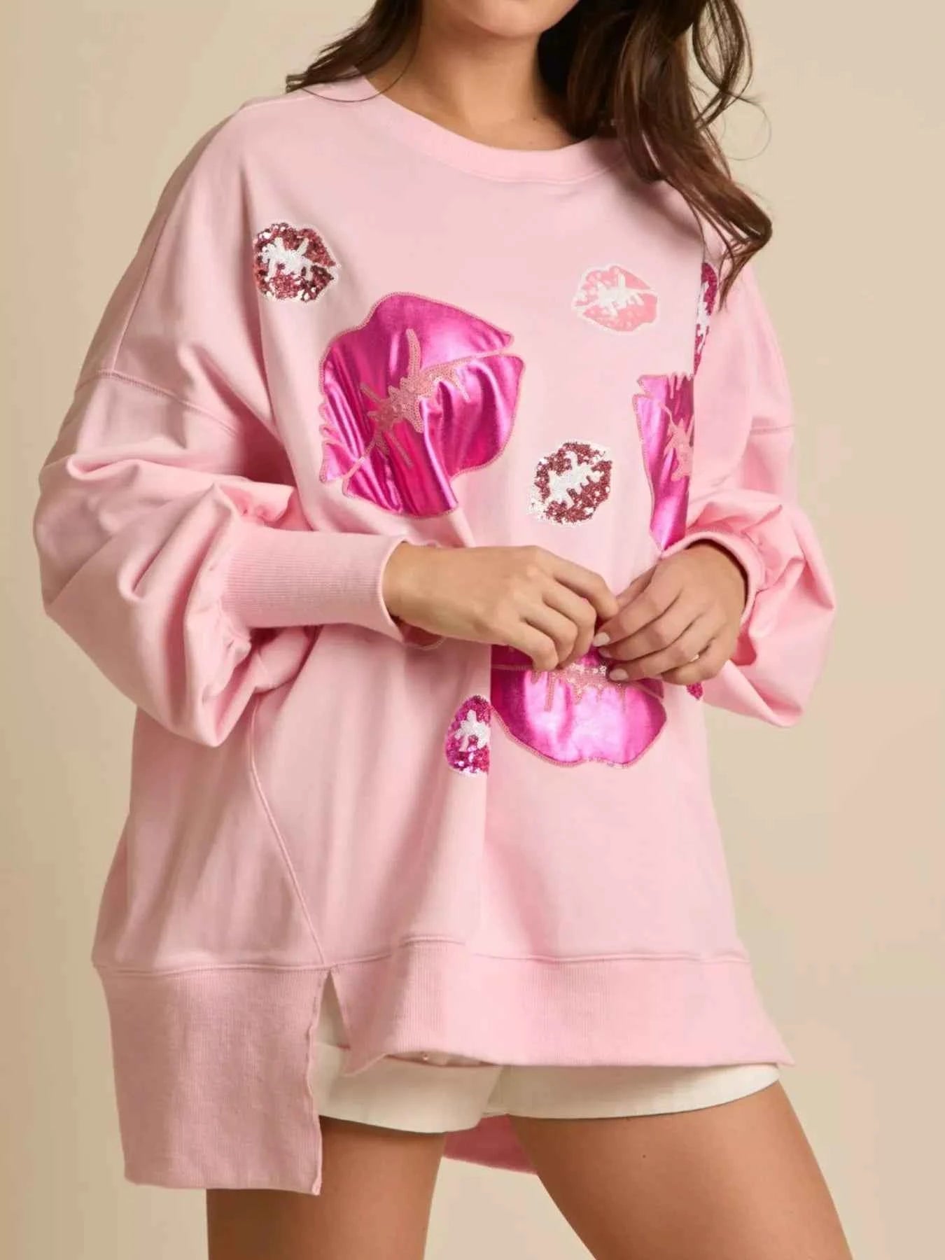 Lips Round Neck Dropped Shoulder Sweatshirt ae437892-a8ed-4fea-ae46-0a24c0fd021b-Max-Origin