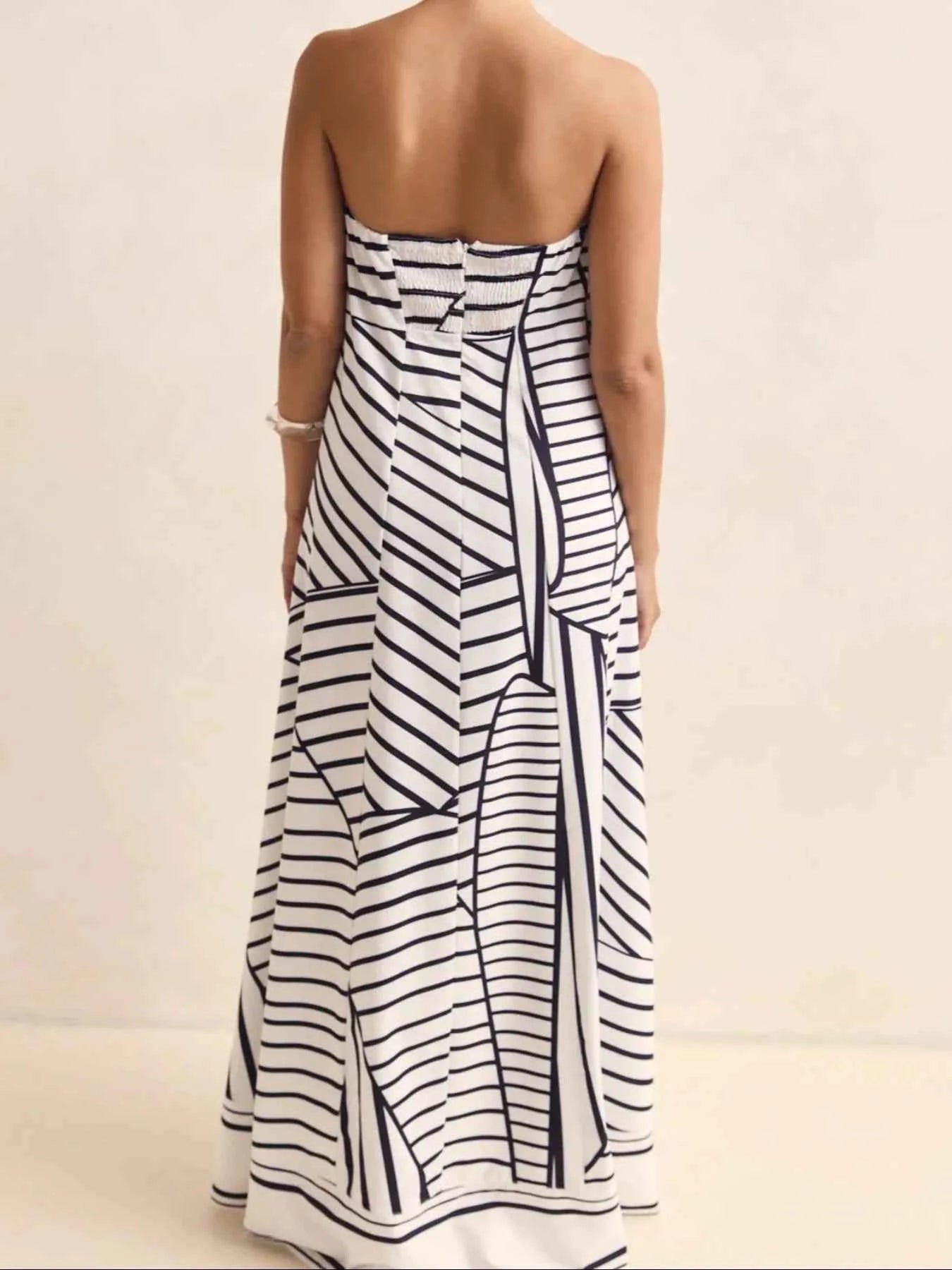 Smocked Printed Tube Maxi Dress ae53eea0-d95e-412b-9f91-50ae88d87117-Max-Origin
