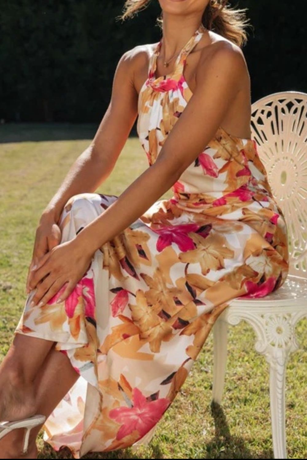 Floral Print Halter Neck Maxi Dress ae75e7b3-7aed-4d47-a3a6-d214dd9a80da-Max