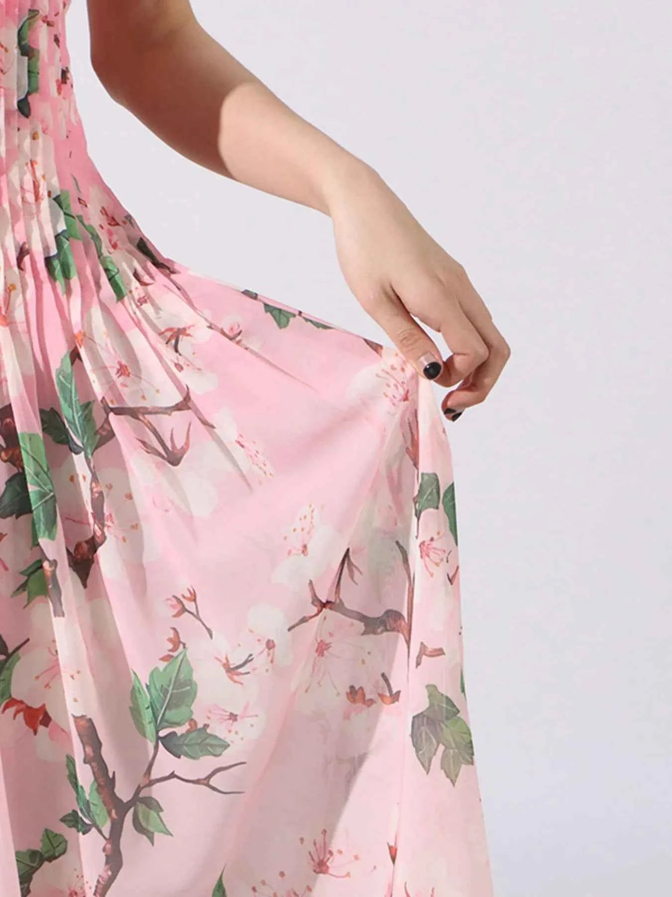 Floral Print Pleated Maxi Dress aef65941-c730-4f42-8db9-2cc008be28b5-Max-Origin