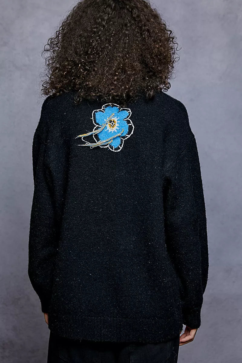 POL Floral Pattern Round Neck Sweater with Exposed Stitching af329dd2-c8a6-4b6d-a151-7d3f05dfe799-Max-Origin