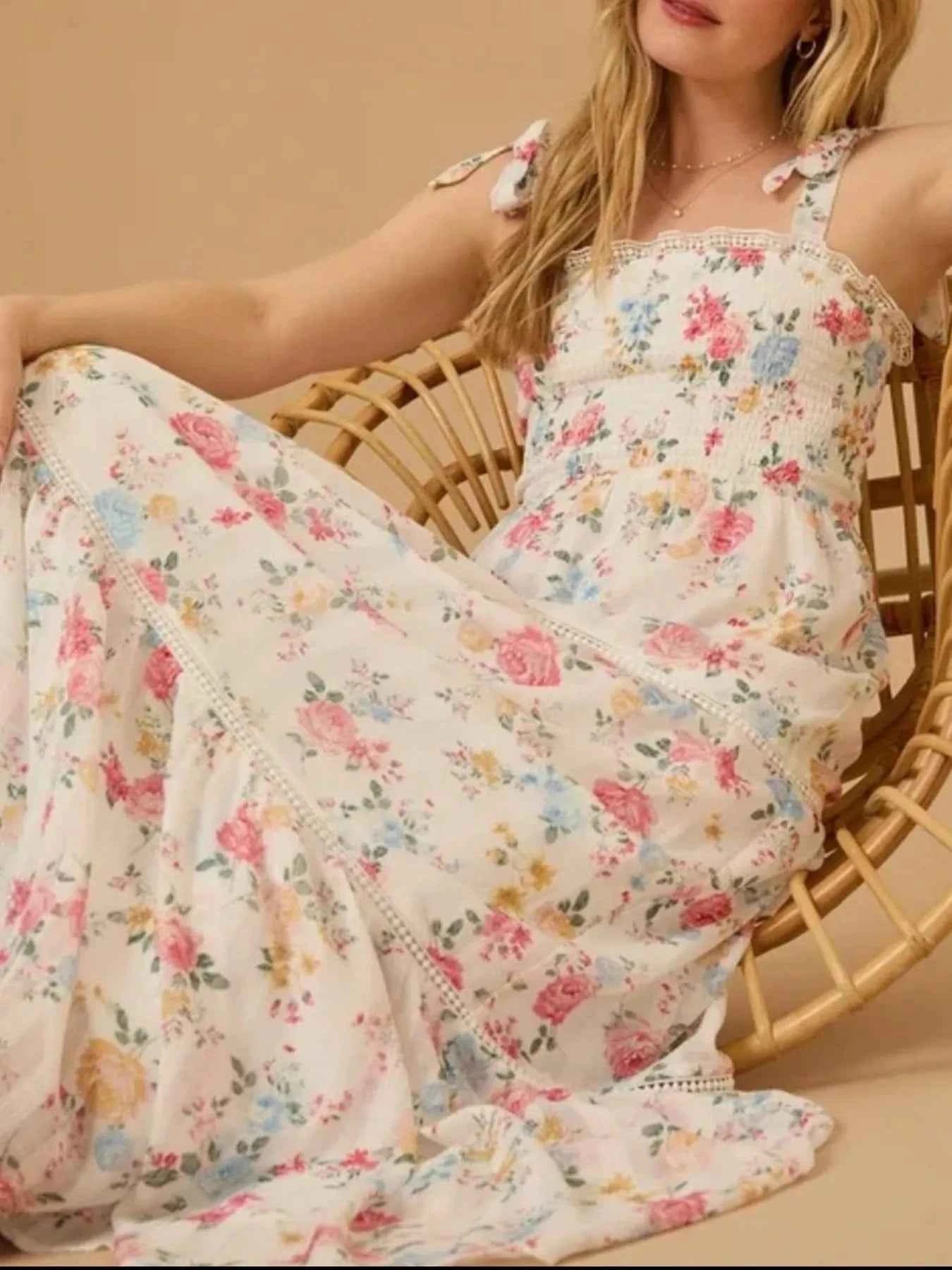 Floral Smocked Tiered Maxi Dress with Tie Straps af6076a6-73d1-4c6c-ae7f-5509313b66b1-Max-Origin