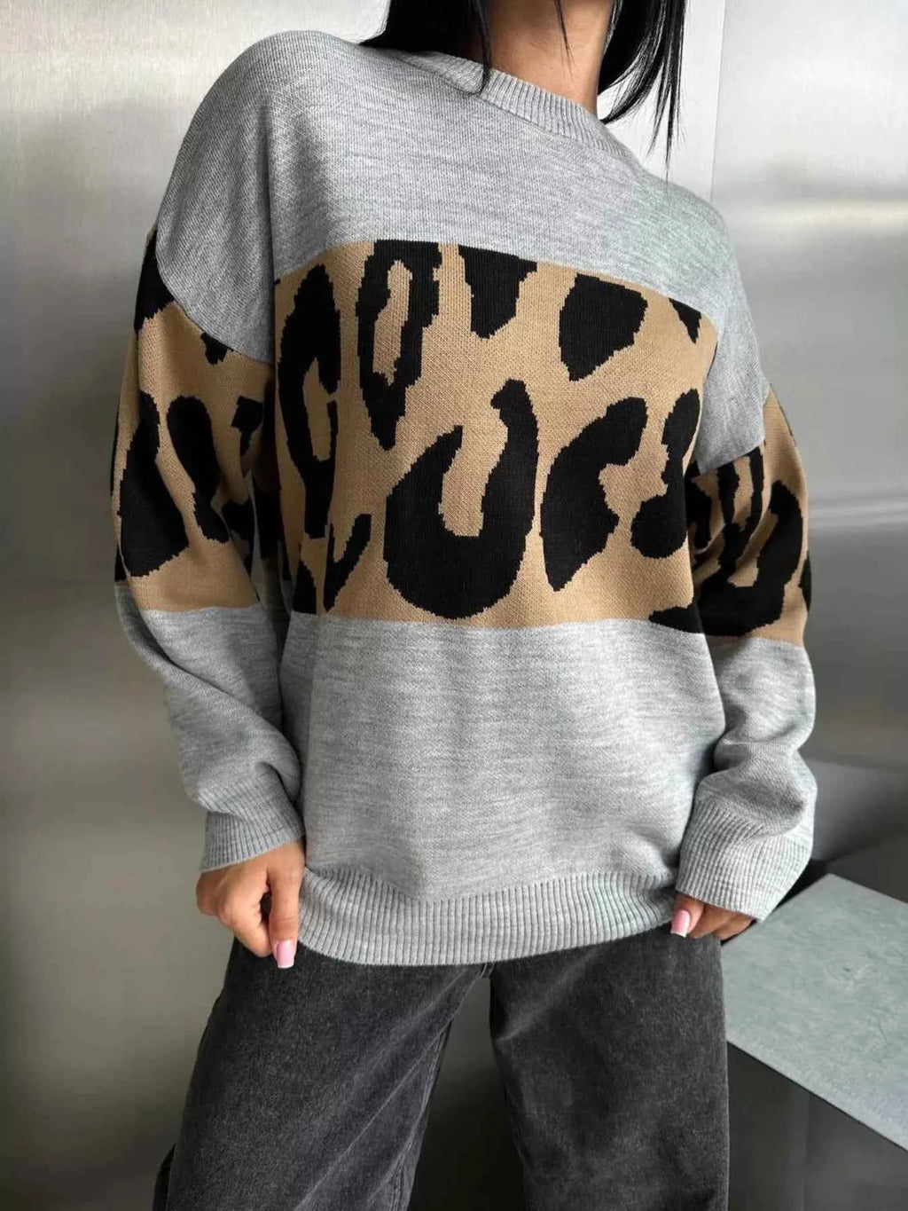 Leopard Color Block Round Neck Sweater Gray afe2f87dc12645e495938699ac186dd5-Max-Origin