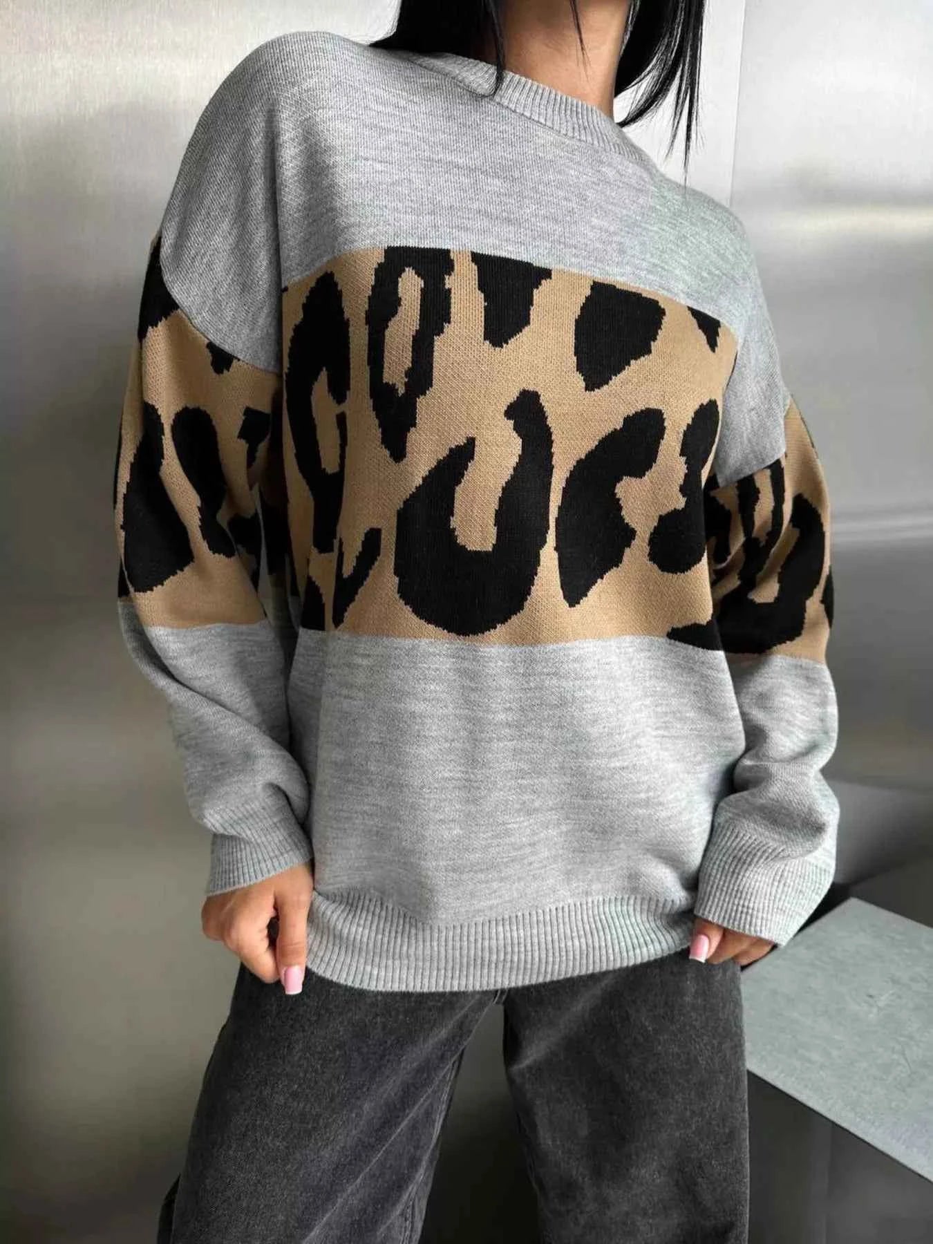 Leopard Color Block Round Neck Sweater Gray afe2f87dc12645e495938699ac186dd5-Max-Origin