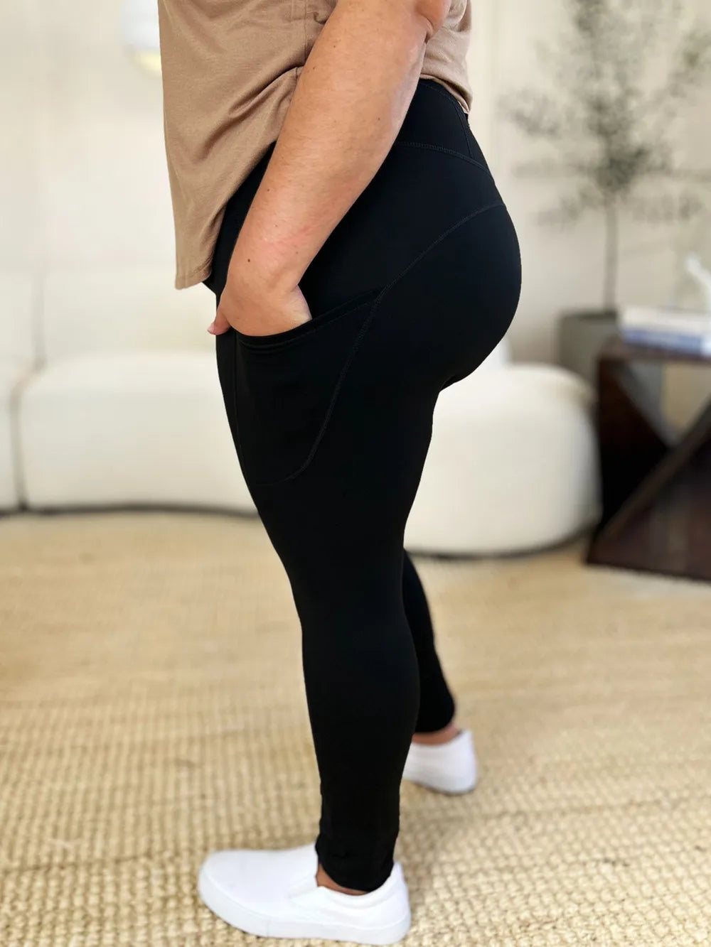 Wide Waistband Sports Leggings b00662d9-35e7-474c-973e-221c34b62c7a-Max