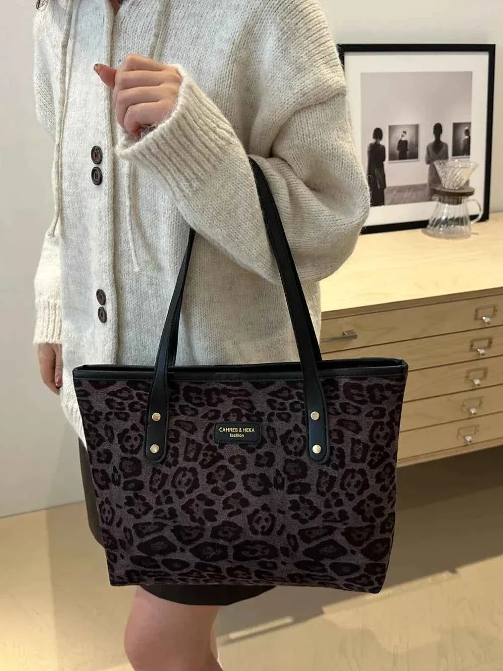 Leopard Polyester Tote Bag b1025d4e-db82-426a-9bbf-7e53a8b01c1e-Max
