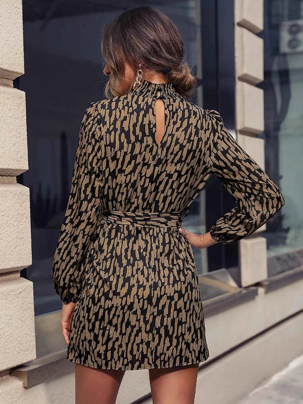 Printed Tie Waist Long Sleeve Dress b112c2d9-1421-4599-a483-0c49ba455c35-Max-Origin