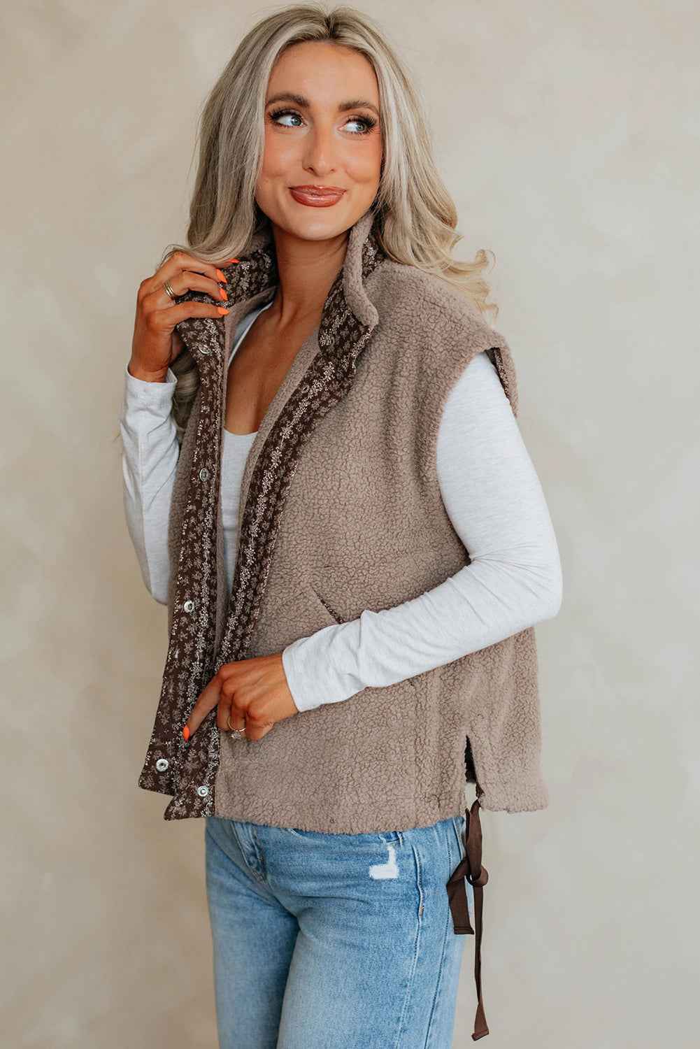 Goat Side Bows Sherpa Fleece Vest b115457e8c32d0ba