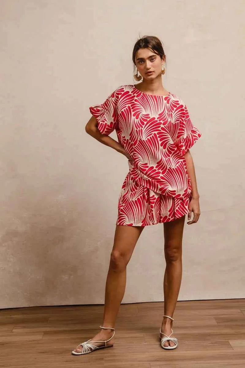 BiBi Print Woven Ruffled Sleeves Top b17f5e90dcfa44839e99537347550fc9-Max-Origin