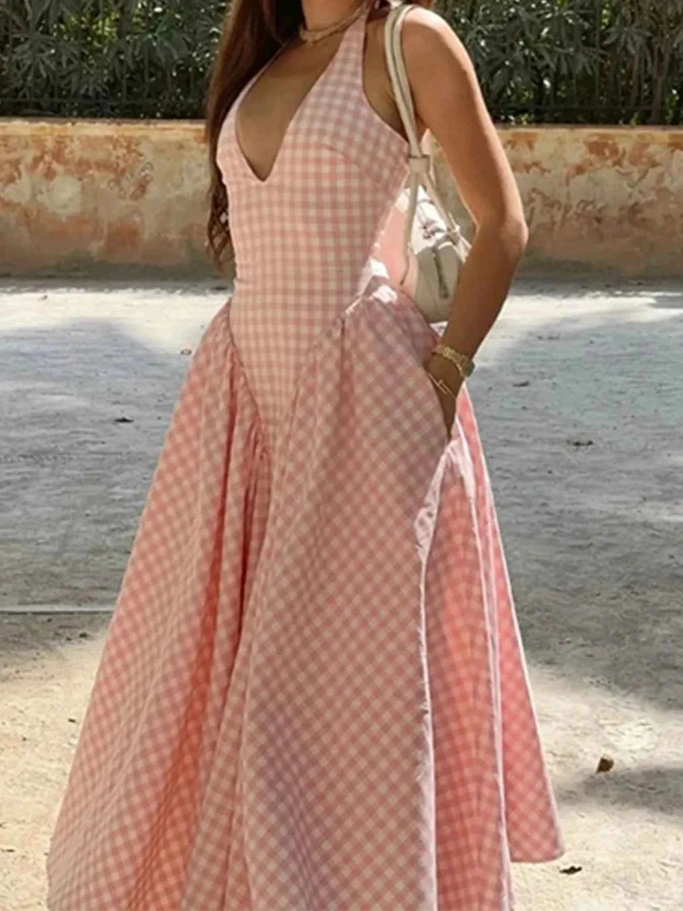 Full Size Gingham Halter Neck Maxi Dress Plus Size b18f6ca0734d4981a47602a3f8d08c3d-Max-Origin