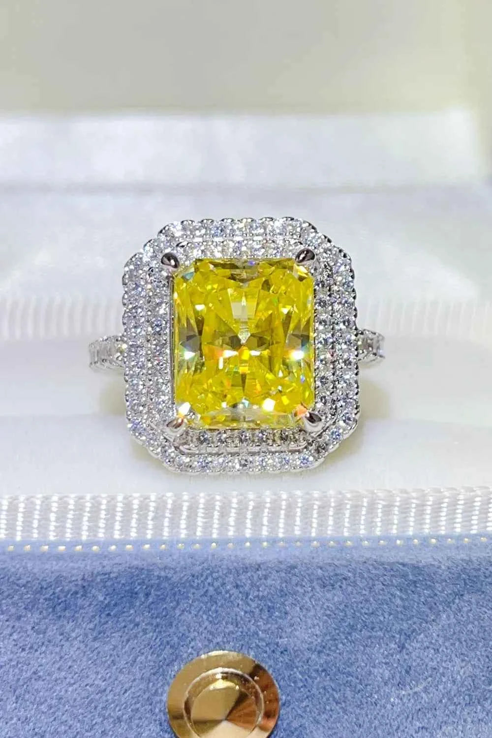 2 Carat Moissanite 925 Sterling Silver Ring Yellow b1a389fe-29dd-4bde-91e1-e3cab2189c15-Max