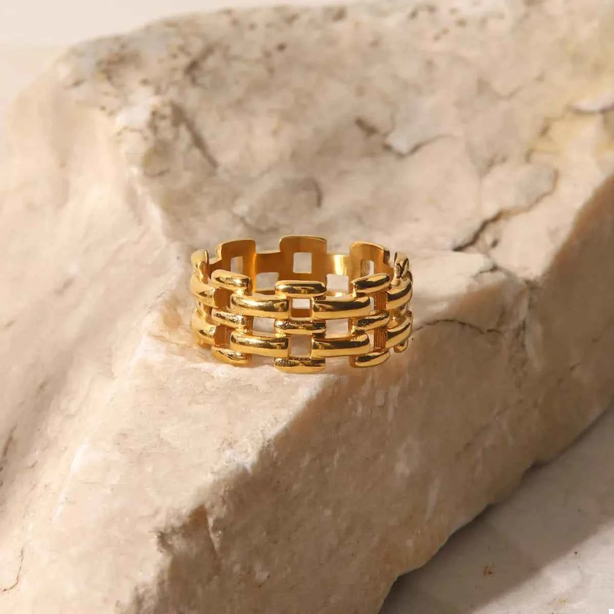 18K Gold-Plated Cutout Ring b1fd6f03-aad0-4392-8e43-b5aac444e376-Max-Origin