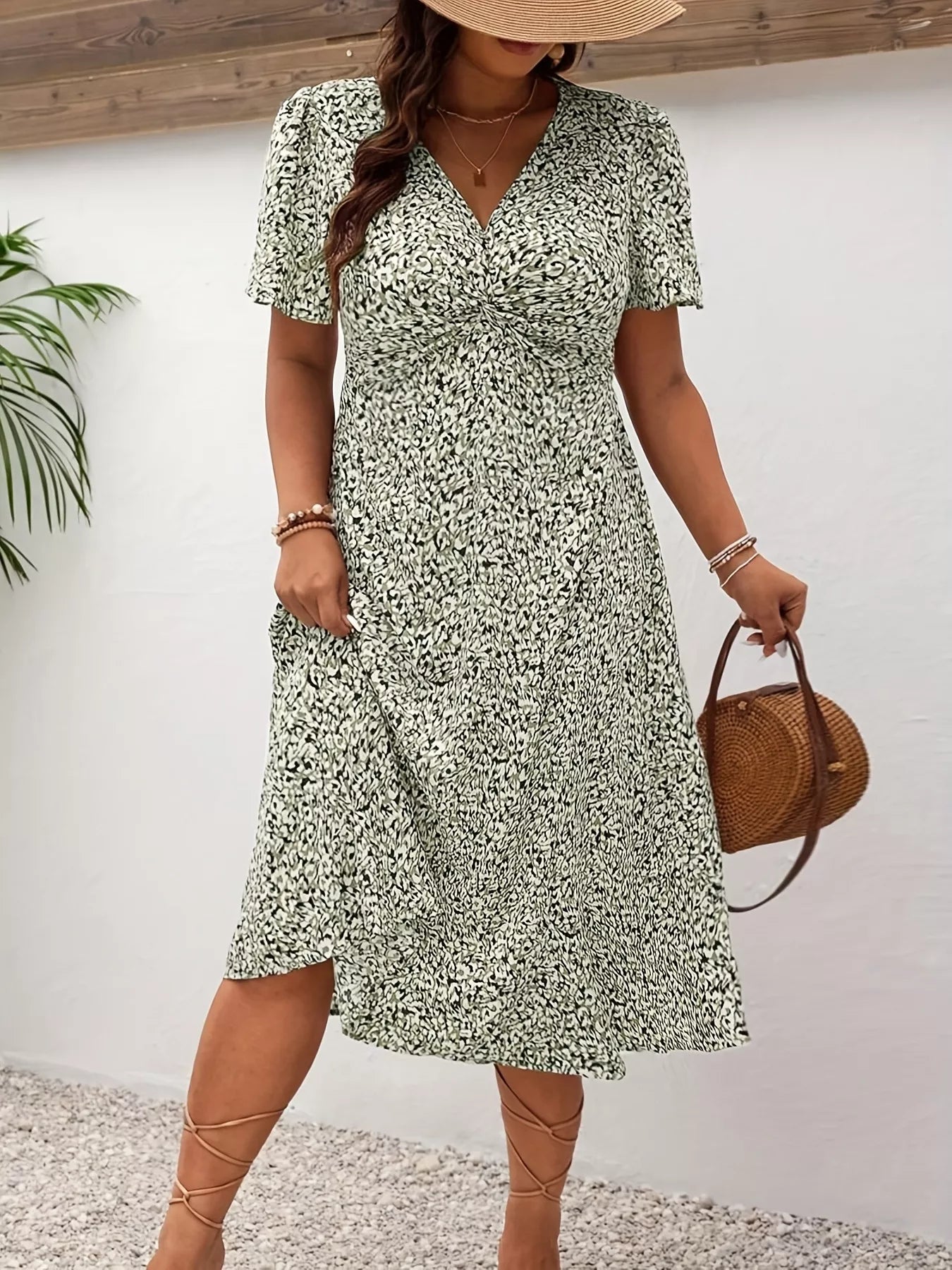 Plus Size Printed V-Neck Short Sleeve Midi Dress b201e58e5c144c96843af8963c800c16-Max-Origin