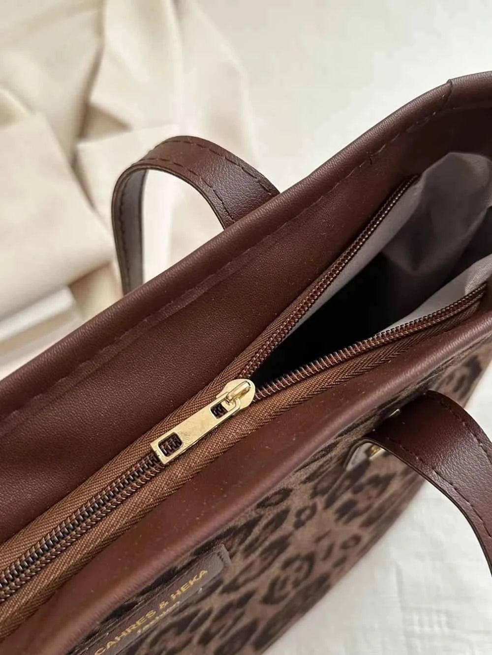 Leopard Polyester Tote Bag b20c87b7-20c4-445b-9e39-5a6868d9347c-Max