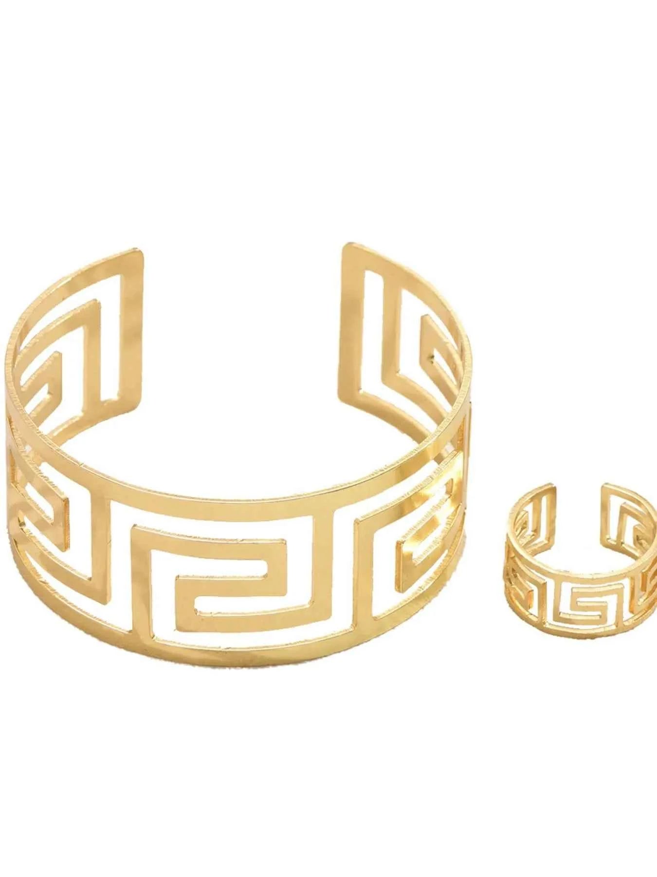 18K Gold-Plated Stainless Steel Geometric Bracelet and Ring Jewelry Set b22abe10-809e-4ac1-8468-c155086121cc-Max-Origin