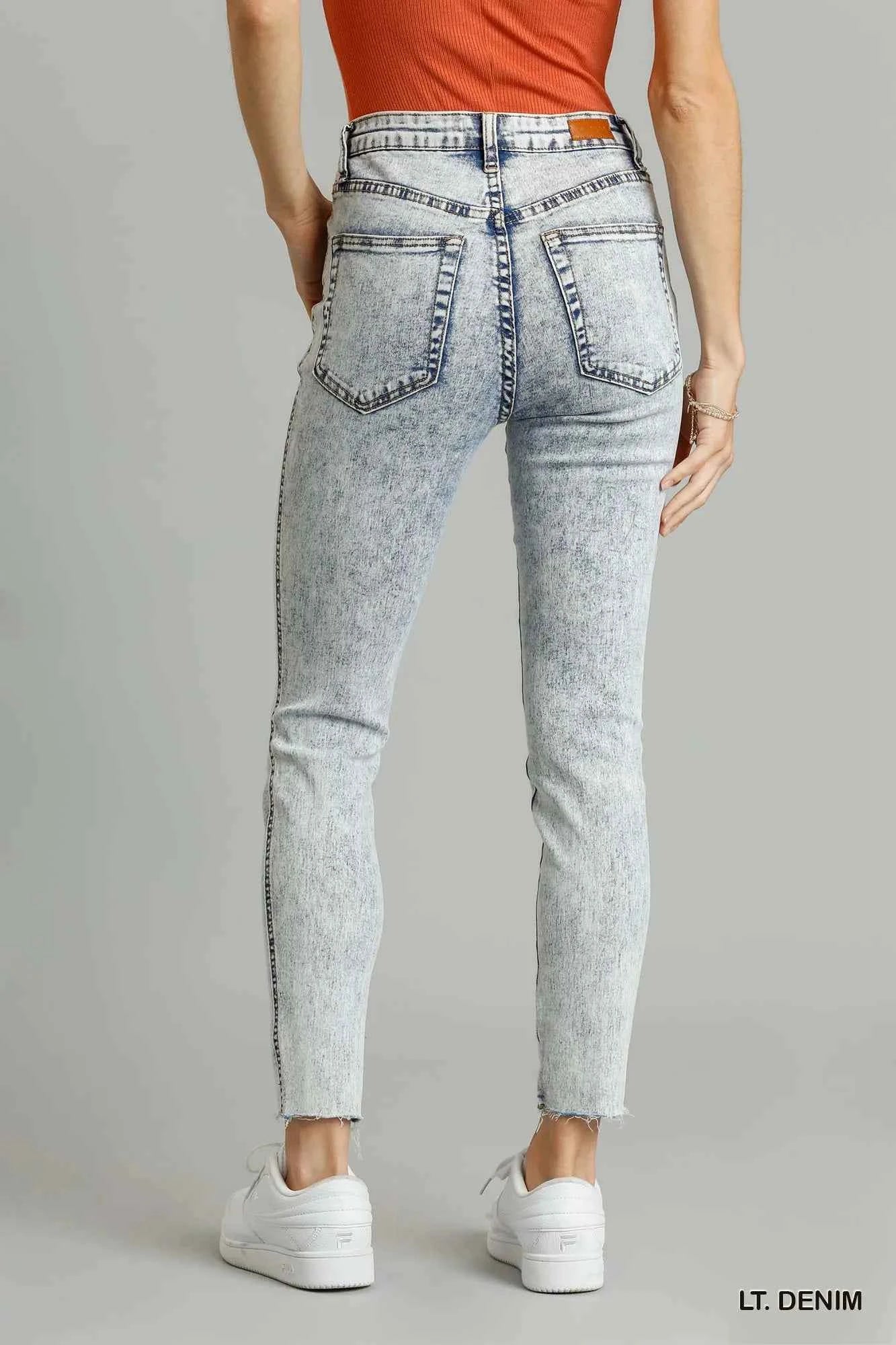 Umgee 5-Pockets Distressed Detail Stretch Denim Skinny Jeans with Unfinished Hem b27ef630-635f-4961-b6a6-6f587824b35a-Max-Origin