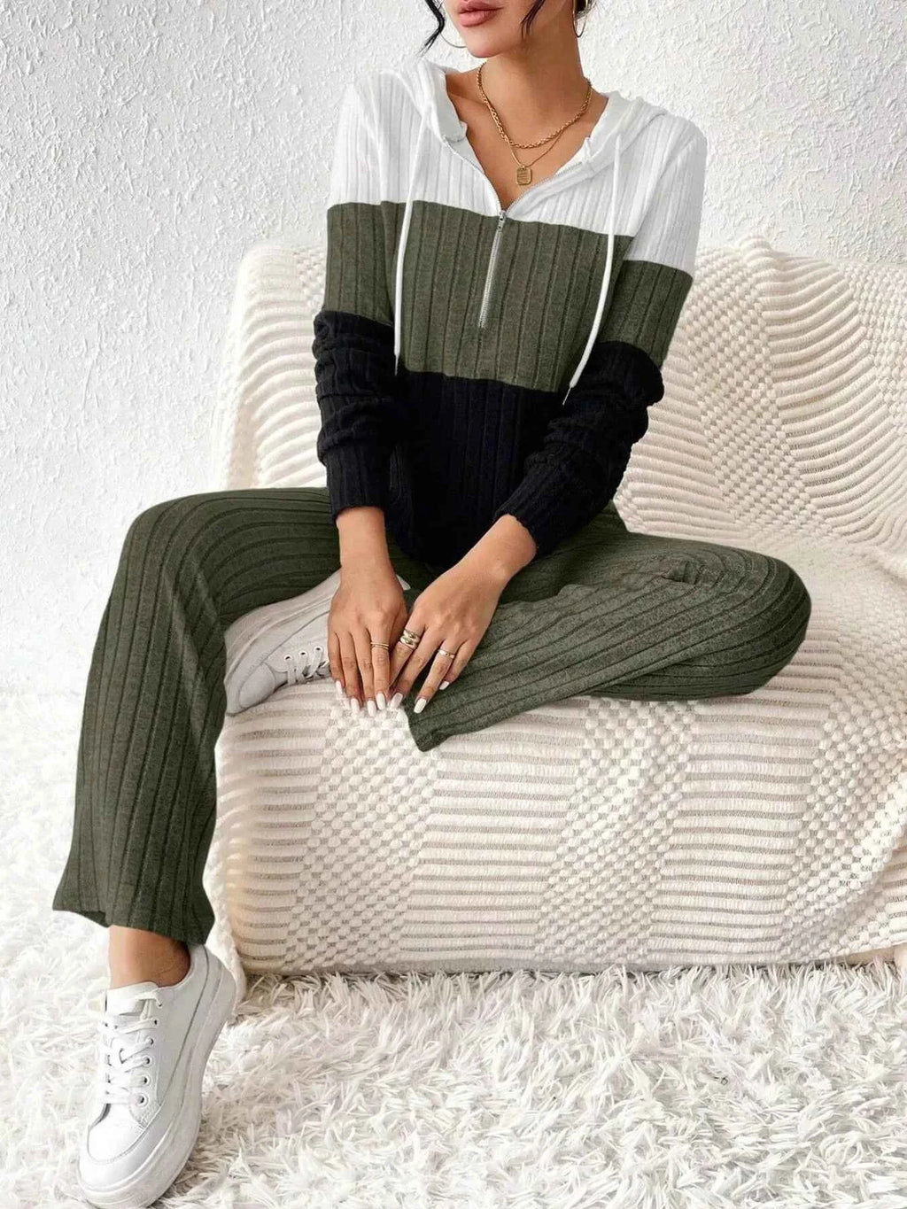 Color Block Half Zip Hooded Top and Pants Set b28fe5b8b575435293e218318625af15-Max-Origin