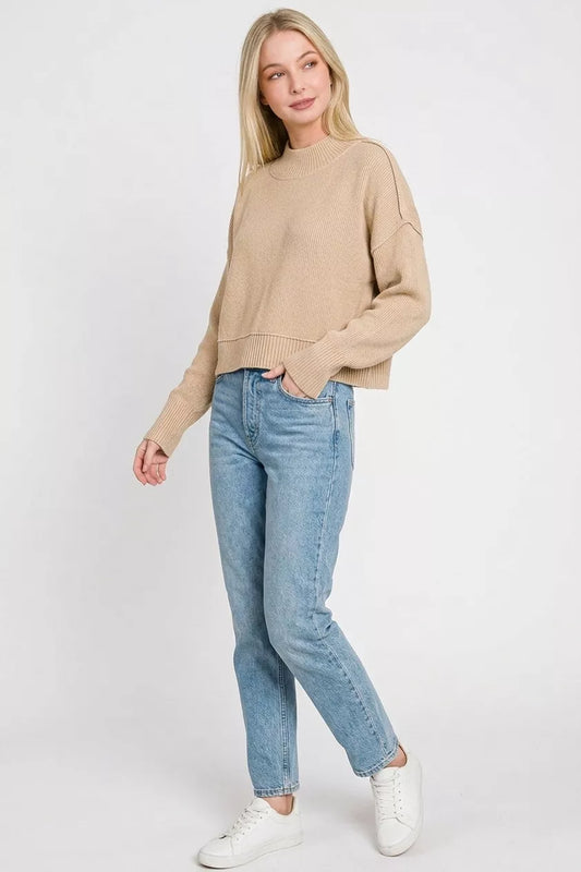 Side Slit Oversized Cropped Sweater b3b7f4b4-ea3c-4fe4-a7fd-6226064e39e8-Max-Origin