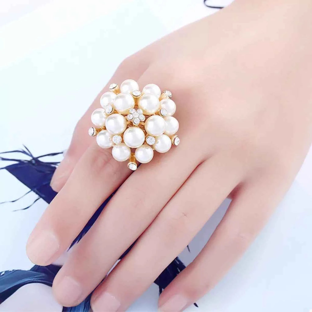Pearl Cluster Ring Gold One Size b3bd8039-177d-44da-b988-893d1722ce56-Max-Origin
