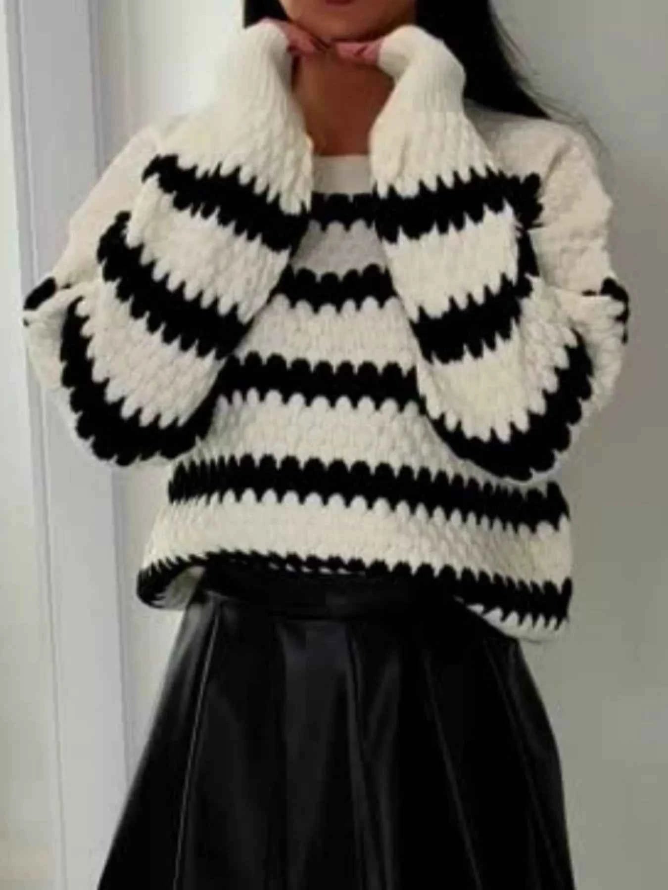 Striped Round Neck Dropped Shoulder Sweater b437da8d-b884-42fe-a09d-992e7410df53-Max-Origin