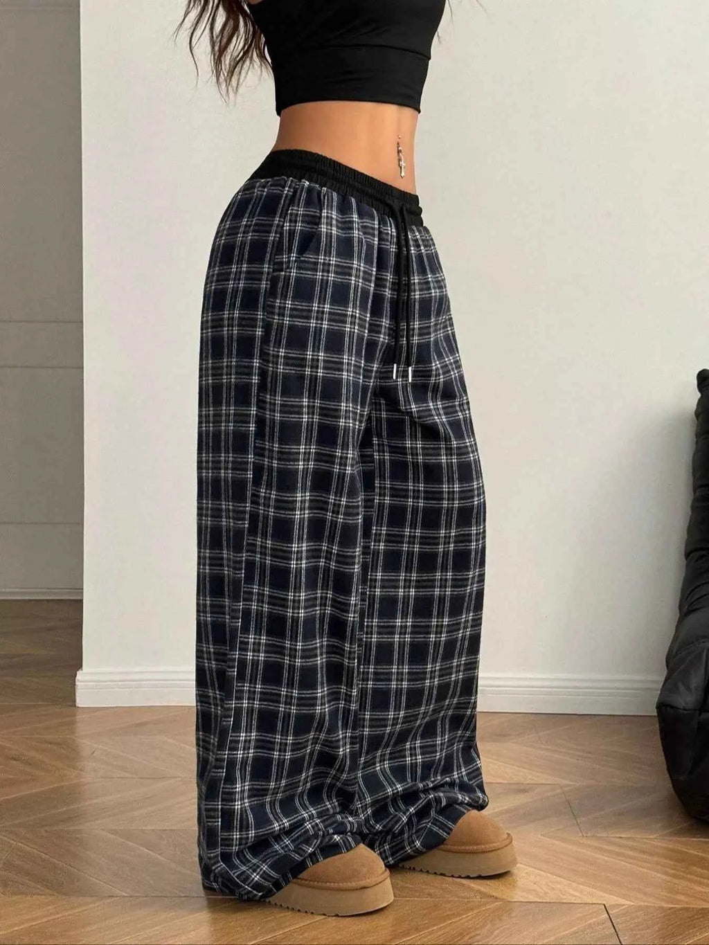 Relaxed Fit Plaid Pants b44fb393b97844b48570d3a96897dba4-Max-Origin
