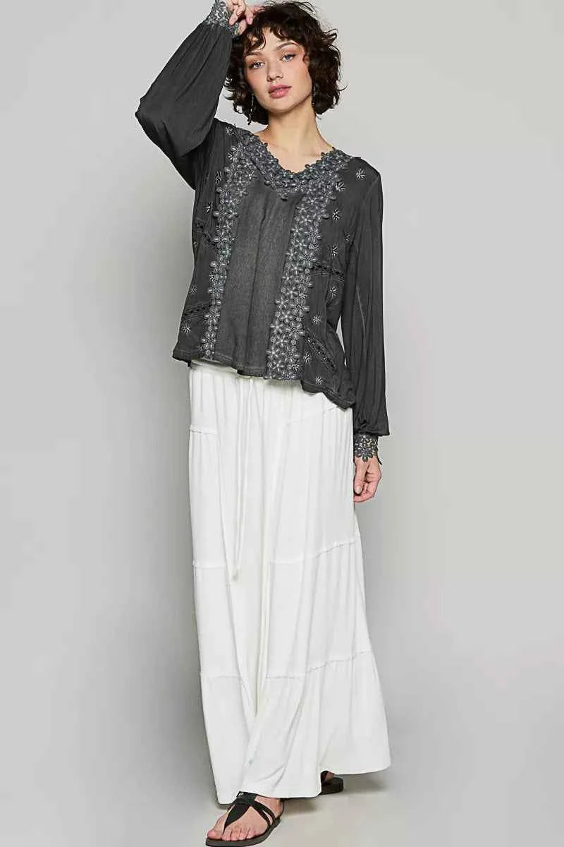 Floral Embroidery Woven Top with Lace Trim b45c99db-c9bd-44a9-96dd-7487a1e58164-Max-Origin