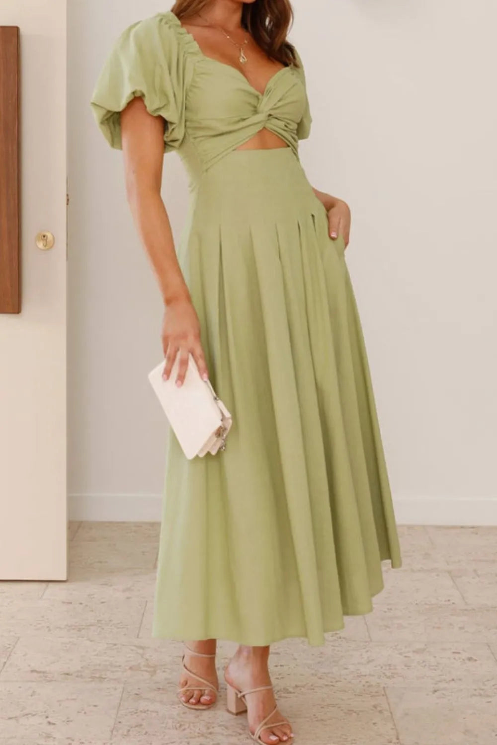 Sweetheart Neck Puff Sleeve Dress b4f406c8-fe4d-4ca5-92f5-6f95660528b9-Max-Origin