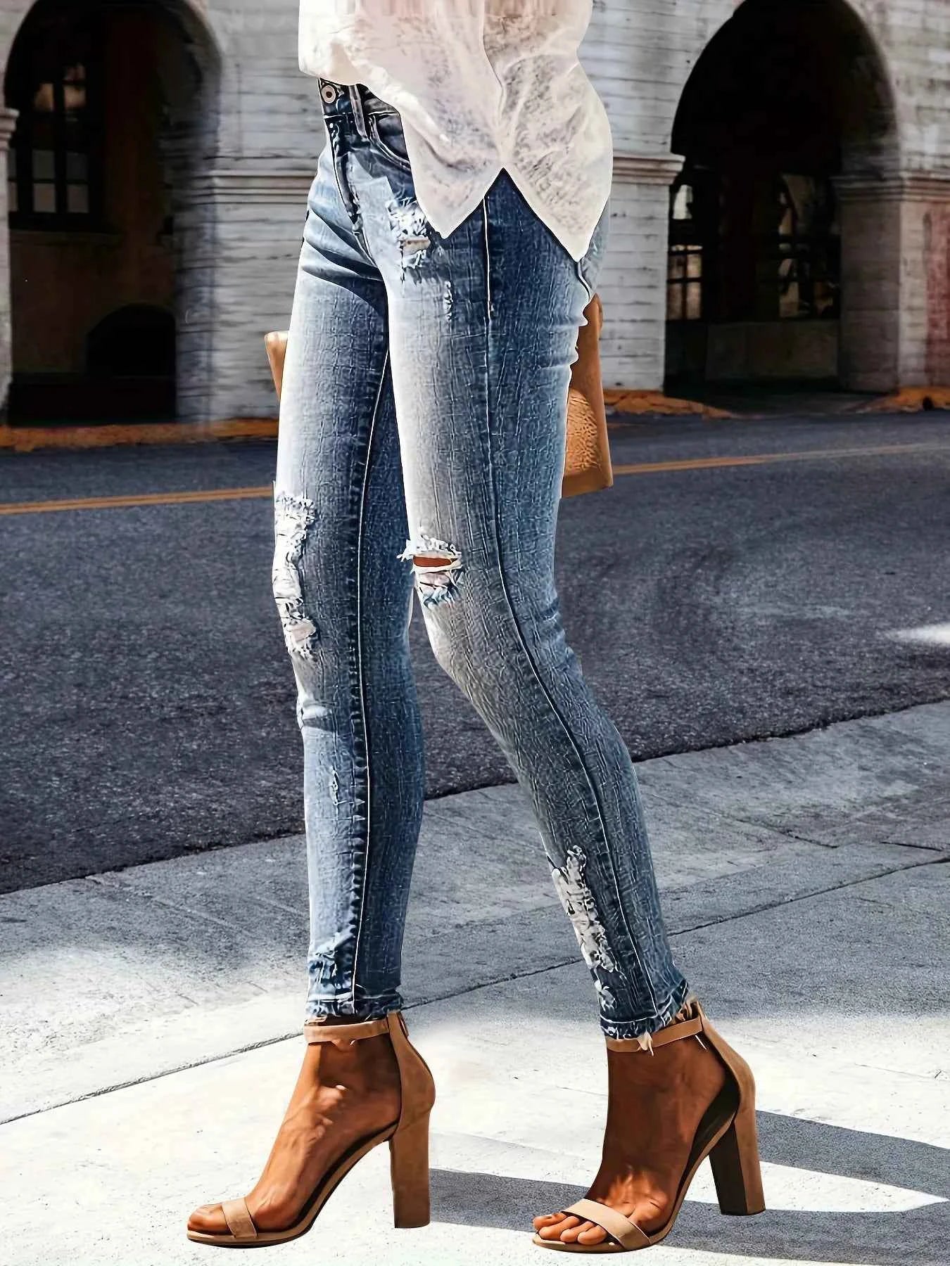 Distressed Skinny Jeans b5027a25e9c349a5815545fd4415dd04-Max-Origin