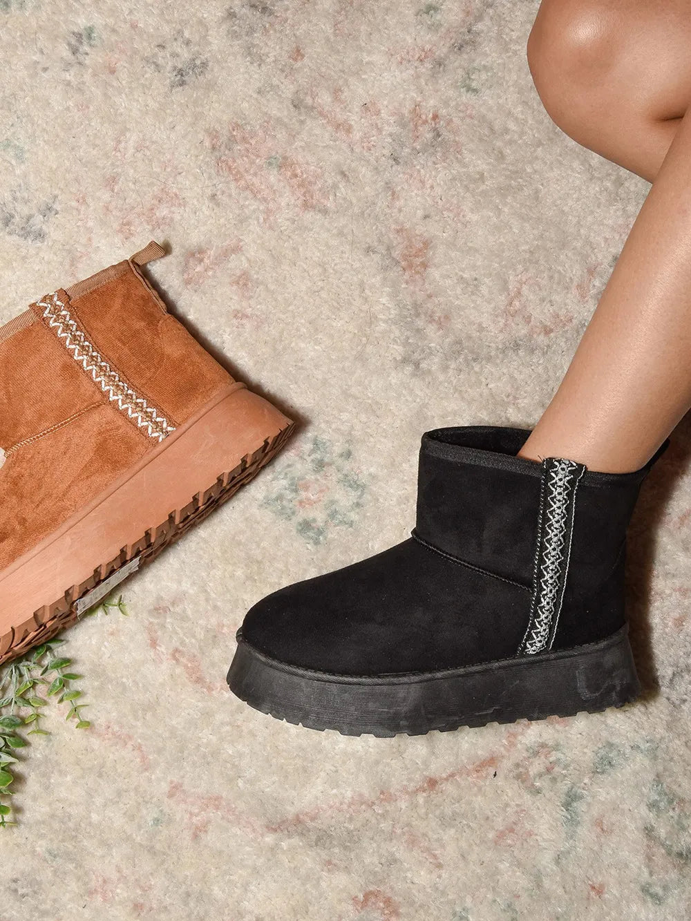 WILD DIVA Round Toe Platform Boots b50ac7f2-46b2-4386-b54a-a1922ed55bae-Max