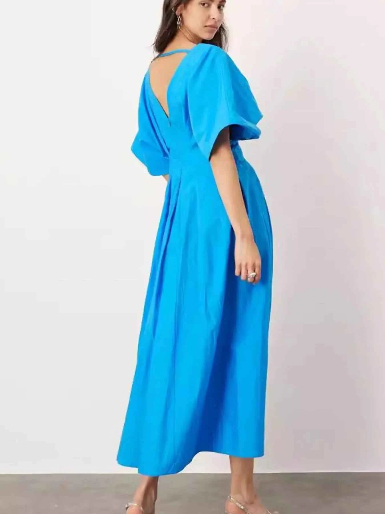V-Neck Half Sleeve Midi Dress b527ebbe-2719-4c10-b23b-c75512c73334-Max-Origin