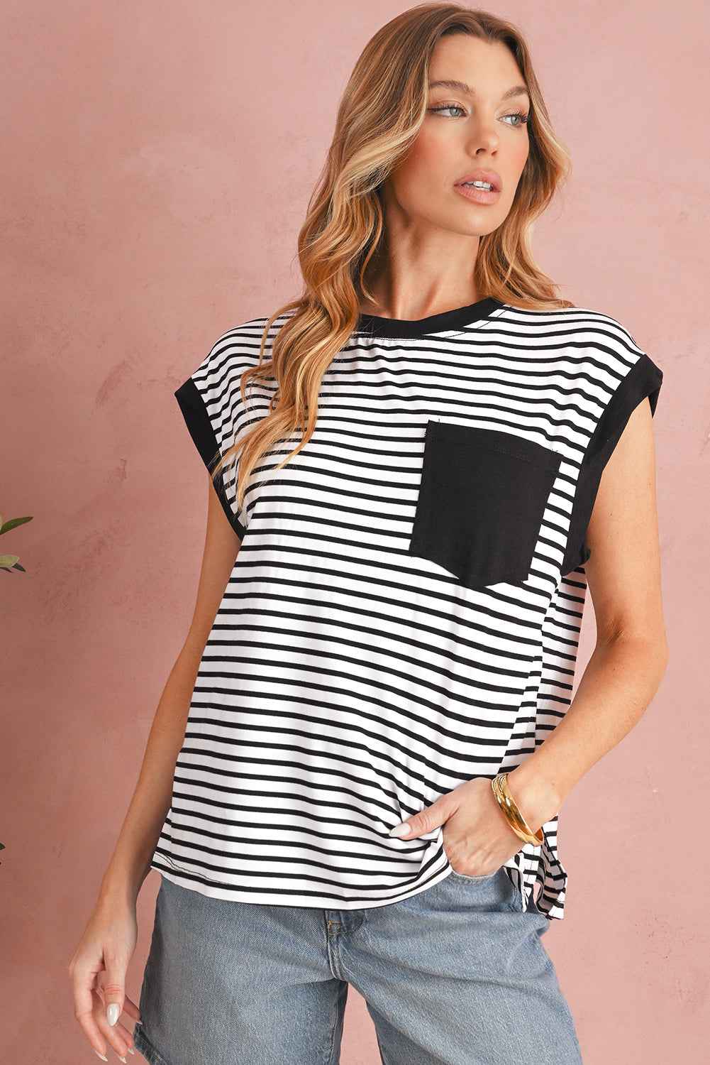 Red Stripe Chest Pocket Patch Round Neck Sleeveless Tee b534cf588fe15f0e