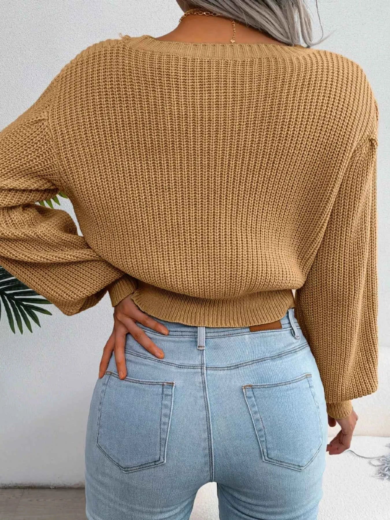 Cable Knit Round Neck Cropped Sweater b5e25a00-415a-49f1-a97e-5251c29fbf69-Max-Origin