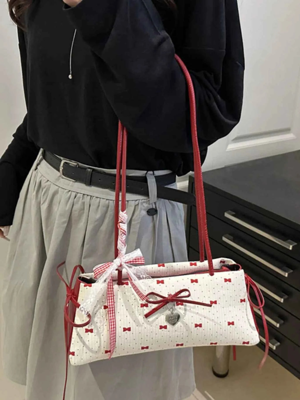 Bow Print Shoulder Bag b638e1fe-e6ac-49ae-bf7b-fb39d6ce6d85-Max-Origin