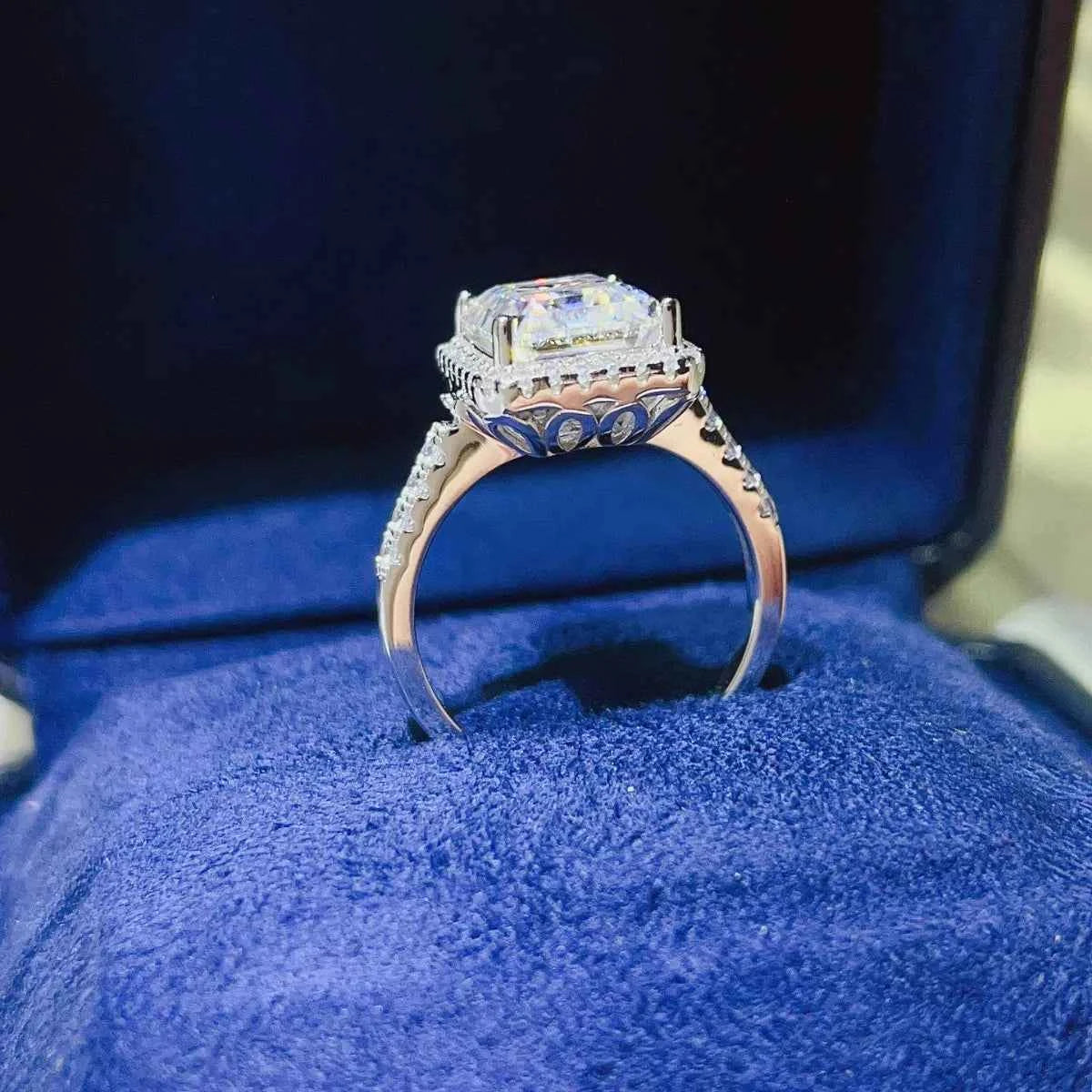 5 Carat Moissanite 925 Sterling Silver Ring b667e8ba-ab11-409f-9024-f30ffbacad6e-Max-Origin
