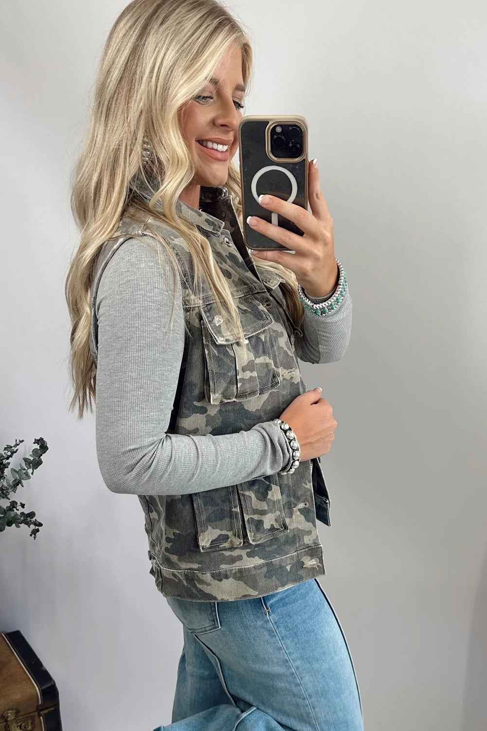 Green Camouflage Print Button Cargo Pocket Button Down Denim Vest b76ccaa141cf388d