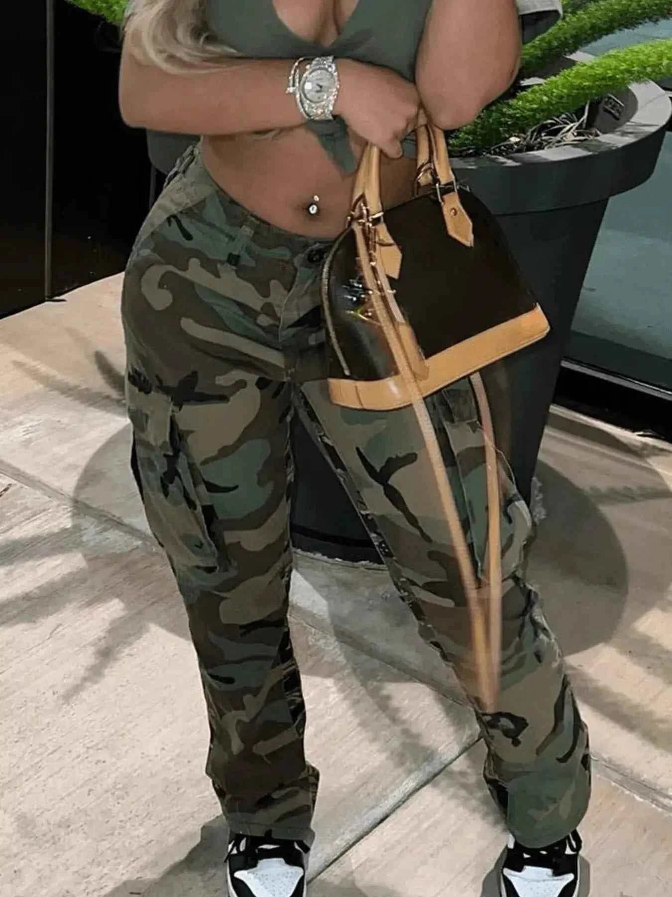 Camouflage Cargo Pants Green b7900cac694a4565b7e485cae1a1ffec-Max-Origin
