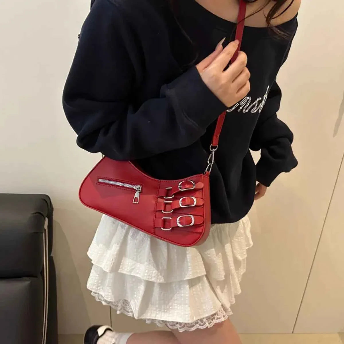 Decor Buckle Shoulder Bag b7a9ec8a-67a3-459b-98e0-d753aa212938-Max-Origin