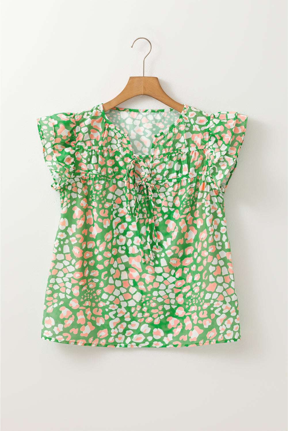 Green Abstract Leopard Tie Front Flutter Sleeve Blouse b8b5504c84eae846-_2