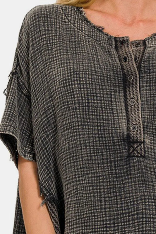 Washed Texture Half Button T-Shirt b8d46afe-3ef7-4043-81ff-4a4c60ad721c-Max
