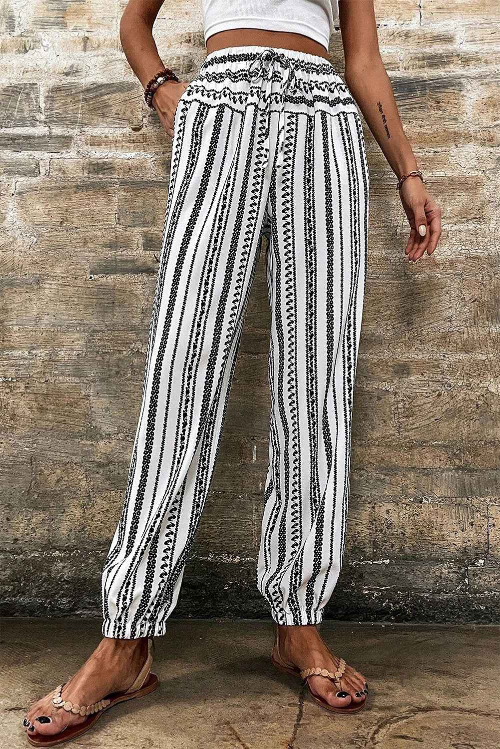 Black Stripe Geometric Print Drawstring Cuff Pants b9c4d1e0baace9d7