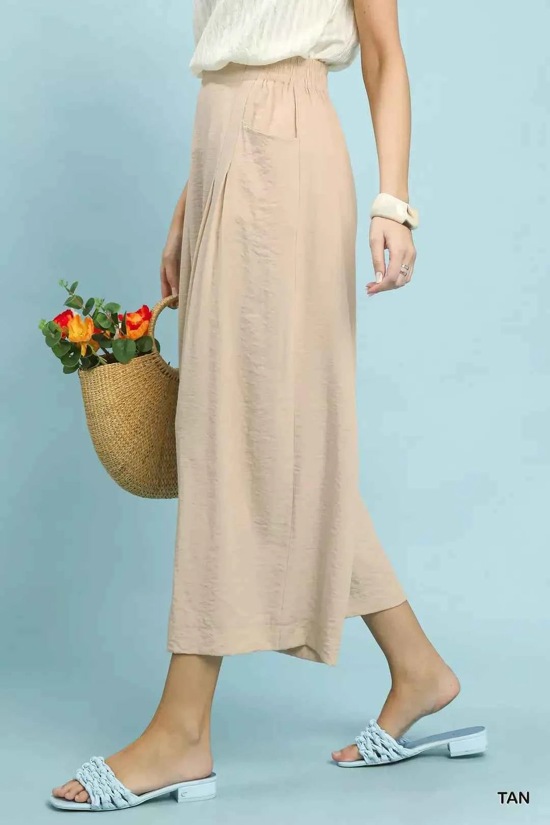 Umgee Solid Pleat Wide-Leg Cropped Pants baaf5ae3-39ab-4cbd-879c-dbdc3b9ffde5-Max-Origin