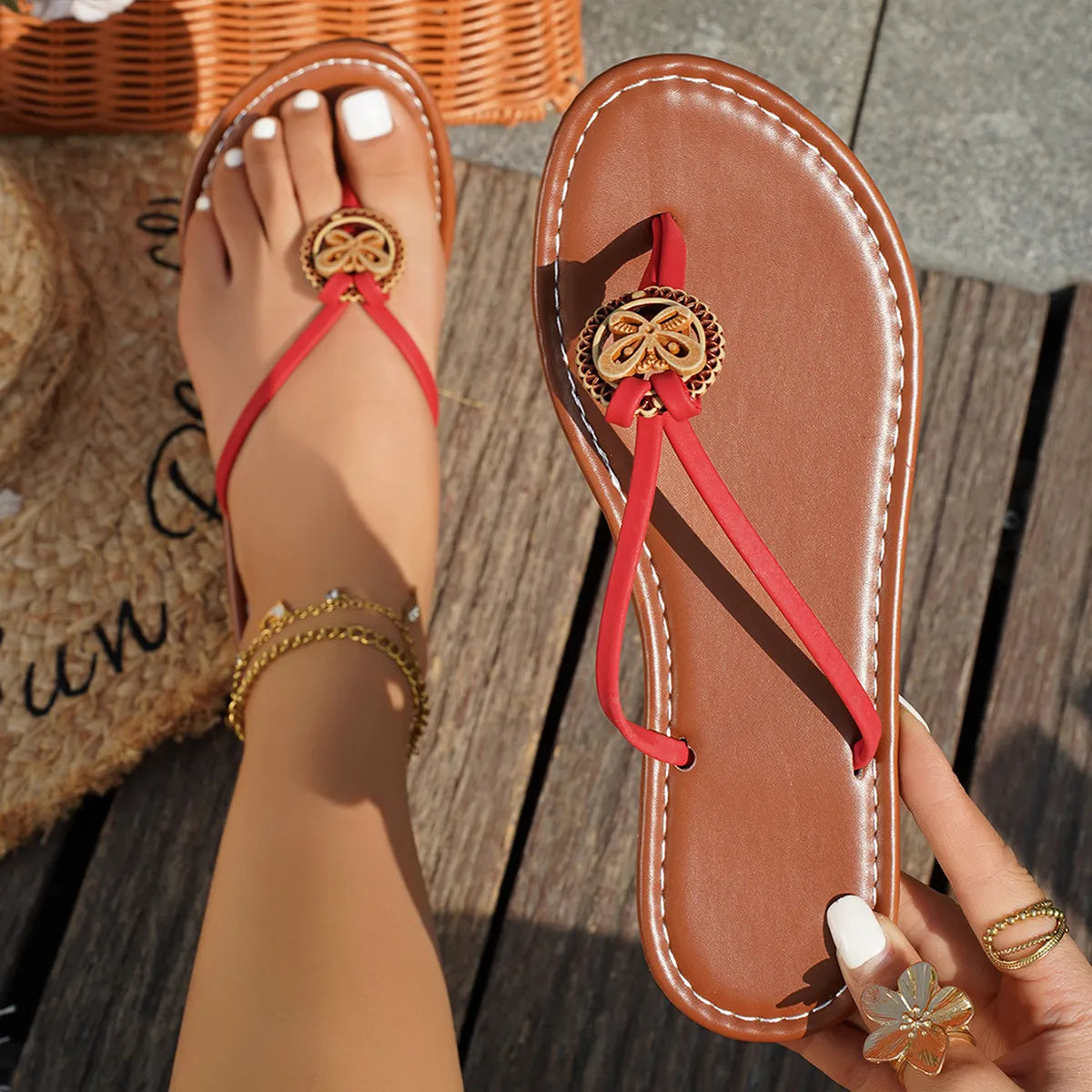 Toe Post Flats Sandals Red bac07f28-adfd-4bc7-a5f7-9506609e4ff4-Max-Origin
