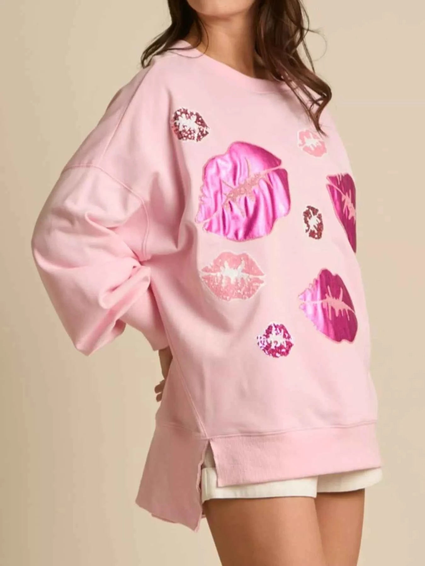 Lips Round Neck Dropped Shoulder Sweatshirt bb019cdc-e901-4463-875a-843fff4316cb-Max-Origin